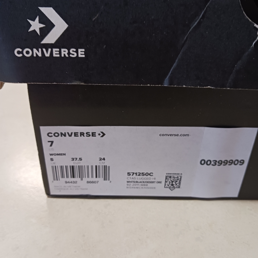 Converse shoe's